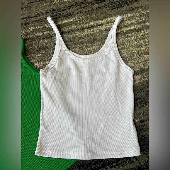 2 AMAZON Ribbed Tank Tops - Picture 2 of 9